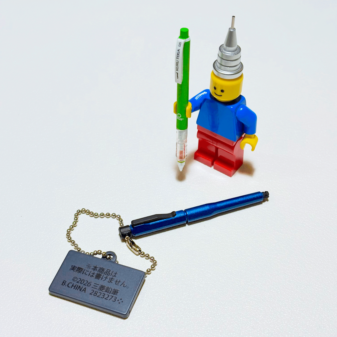 金属の質感も素晴らしい廣瀬鐡筆堂の双頭式芯ホルダーです。軸のえぐれ