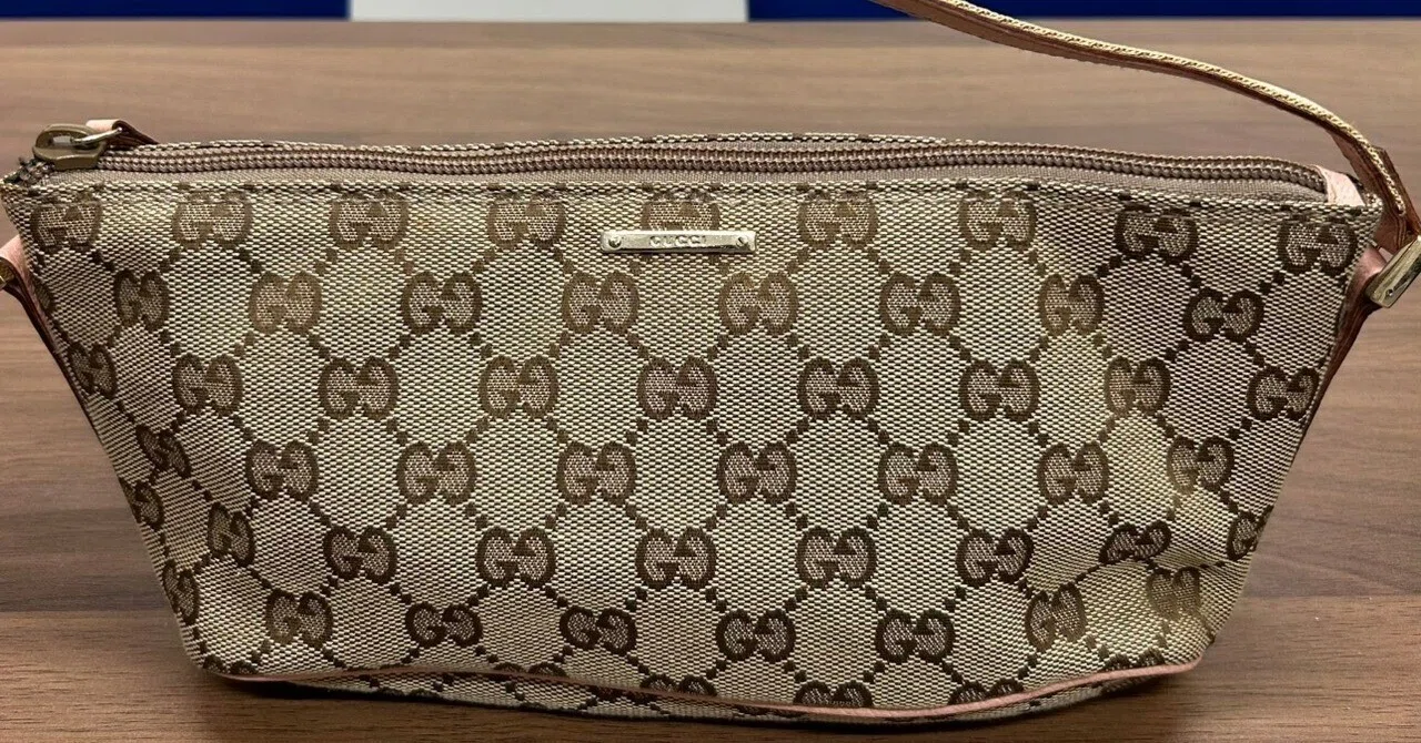 ブランド買取実績】GUCCI グッチ アクセサリーポーチ を買取いたしまし 