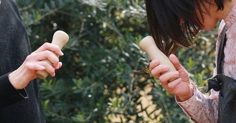世界の民族楽器が手のひらに 振って奏でる新しい道具 Gala Assiston Note