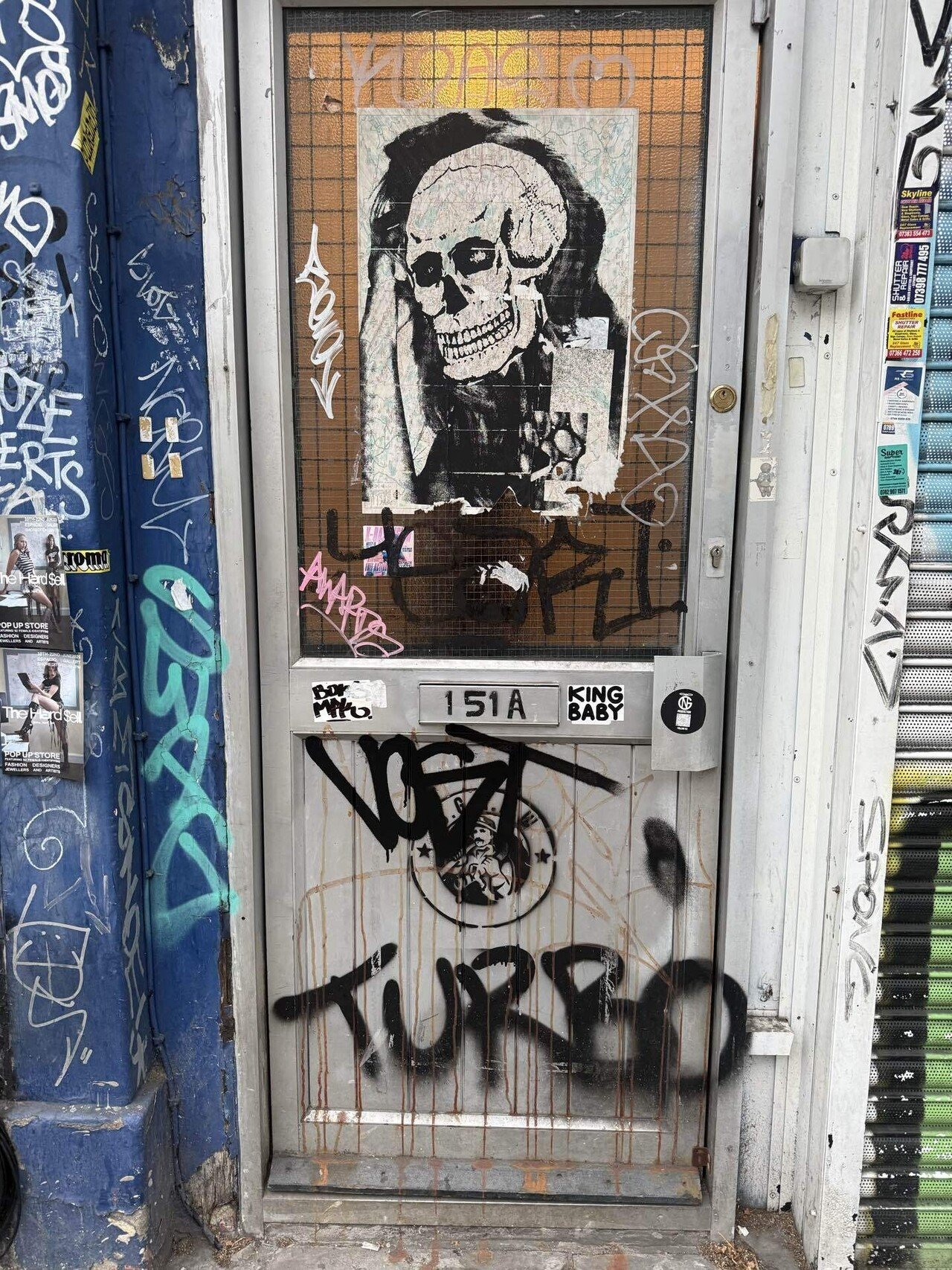 早朝散歩でバンクシー作品を見る【ロンドン#11】｜家族で世界一周