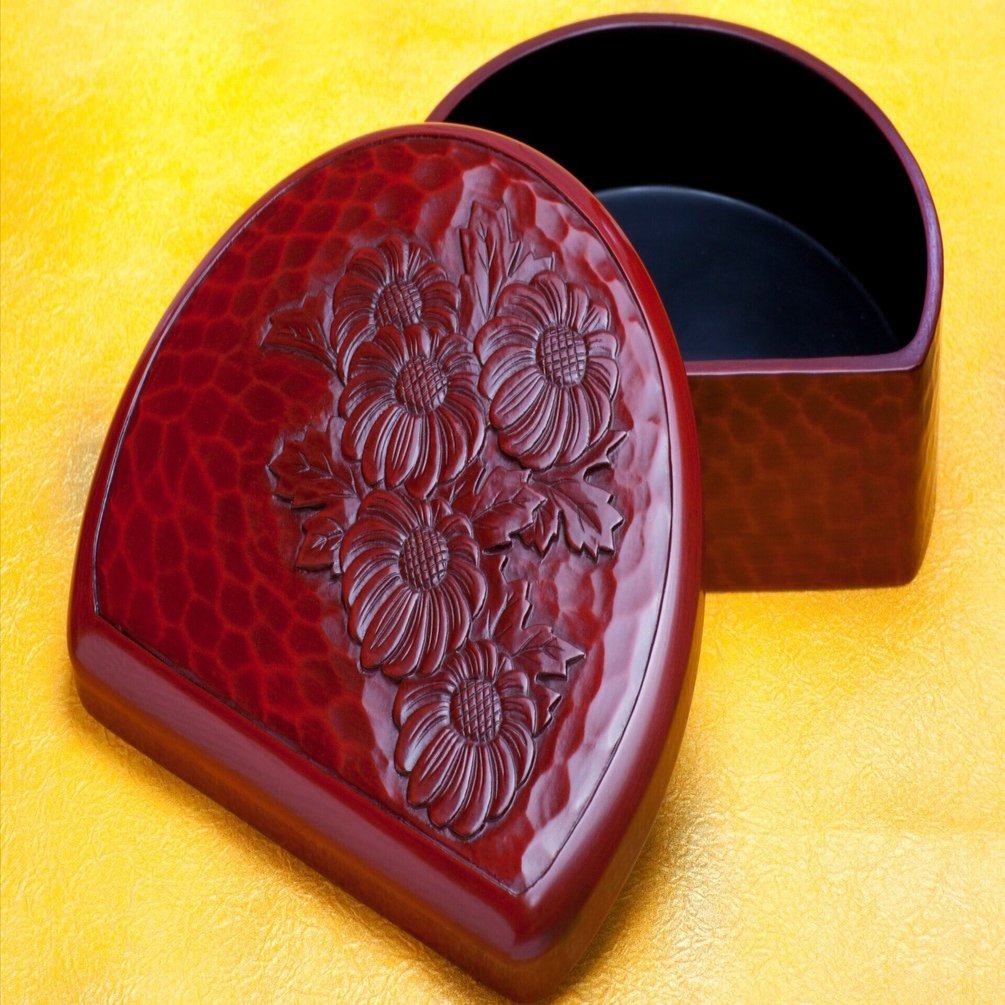 展示レポ】鎌倉彫の歴史と今をたどる ― 鎌倉彫資料館を訪ねて｜fashion