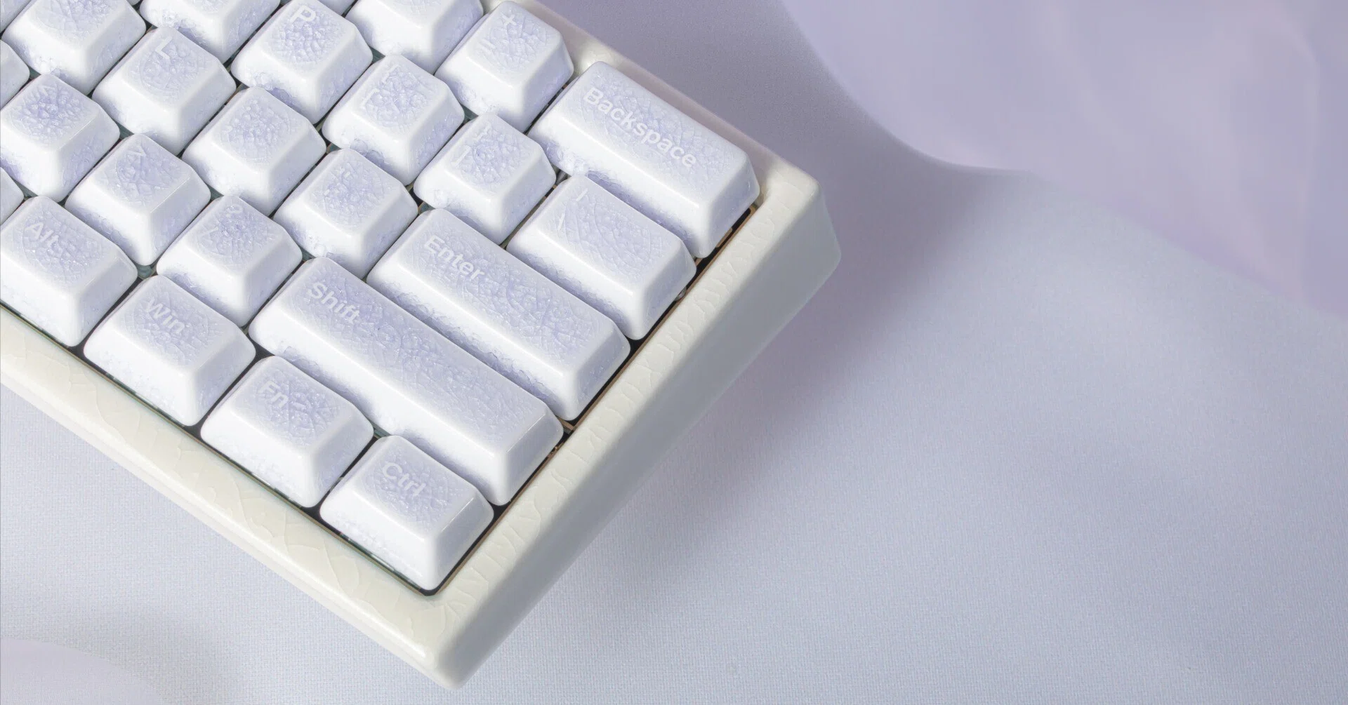 セラミック製ケース「Cerakey Peak60」がもたらす究極の打鍵体験と静寂