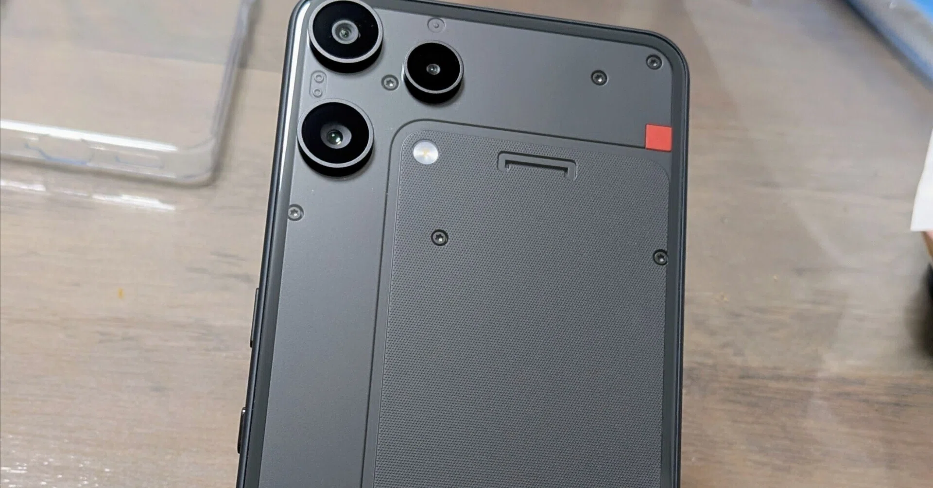 iPhoneの1/5】高1の息子に「Nothing Phone (3a) Light」を渡した。元情