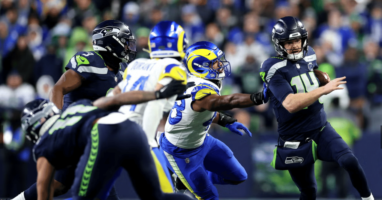 スニッカーズ フットボール NFL スタンド付き 型 キャンディボウル I0A2 スニッカーズ フットボール NFL スタンド付き 型 キャンディボウル I0A2