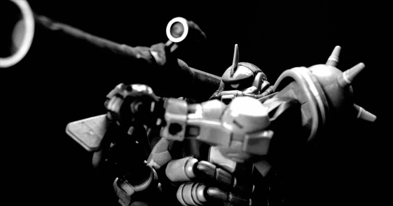 ソコタノ日記:モノづくり編>HG1/144_ザク(GQ) を GRⅢxで撮ってみた