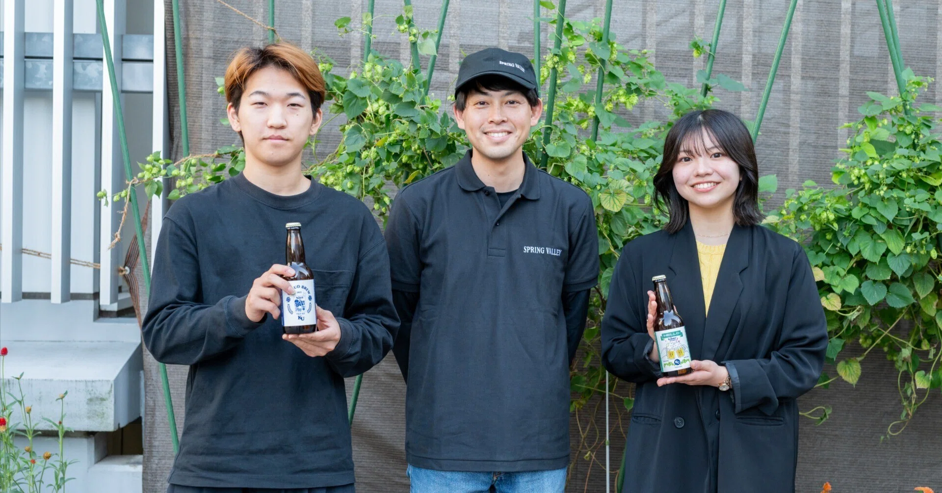 街とキャンパスをつなぐホップ。神奈川大学の学生とキリンが見つめる
