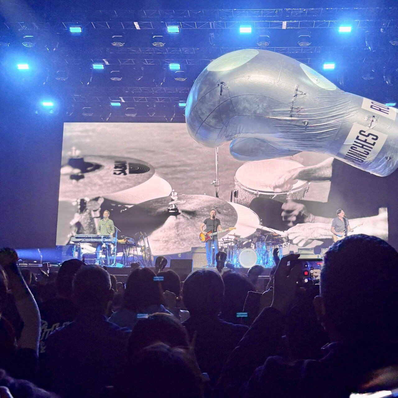 書かずにいられないブライアン・アダムス。完璧武道館ライブ｜ともたか