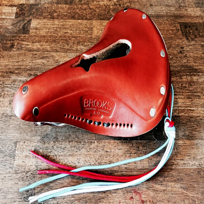 革サドルという選択肢｜BROOKS(ブルックス) B17 IMPERIALの存在感と