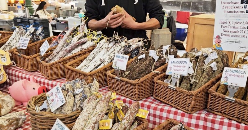 チーズの種類がこんなに！レンヌのマルシェ【フランス・ブルターニュ地方料理研修その４】