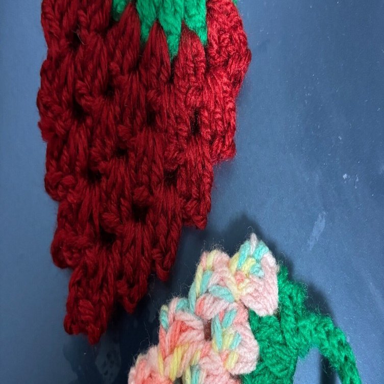 アクリルたわし「イチゴ」改良型です。｜yumiパンダ