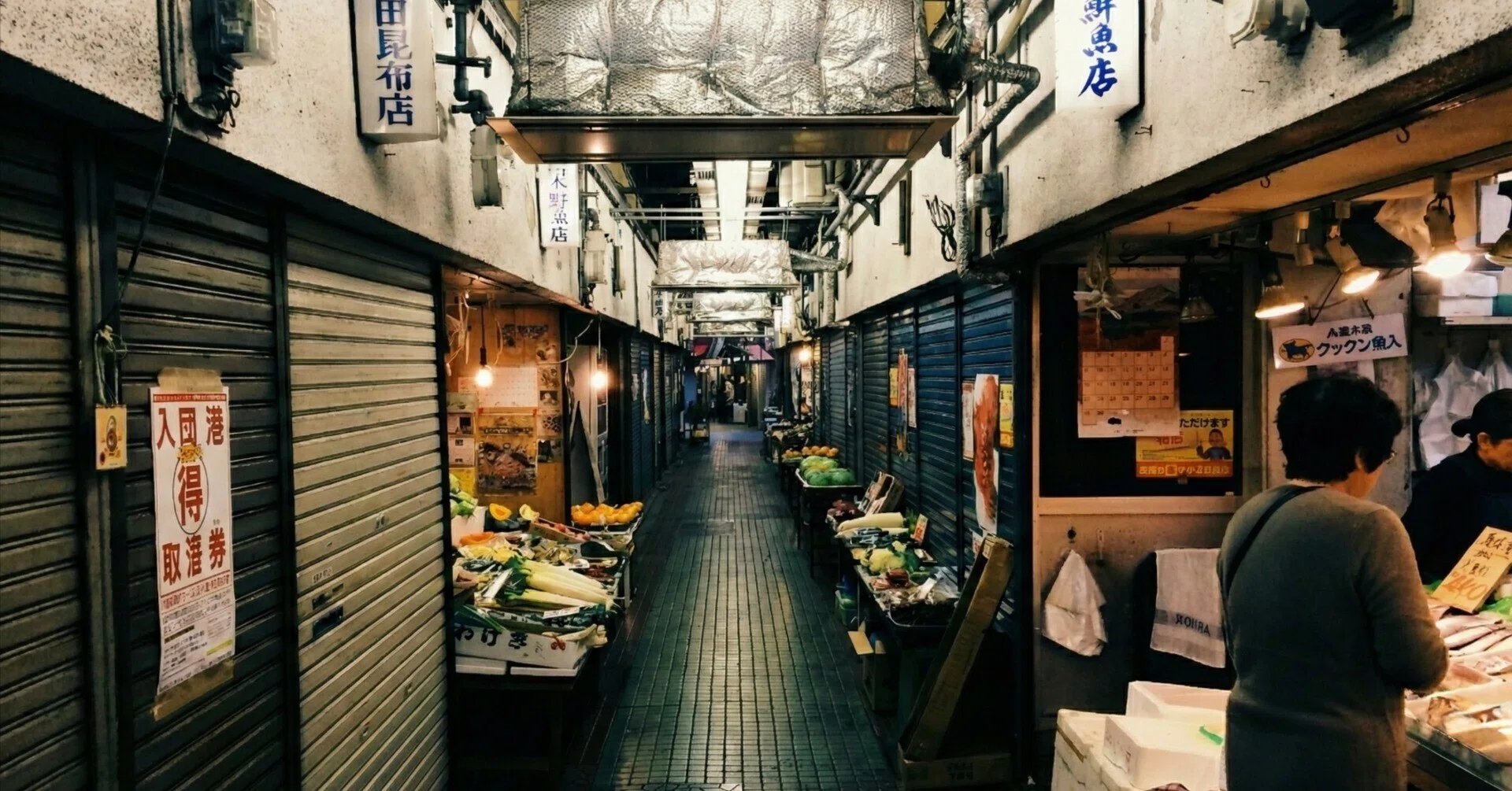 写りすぎない美しさ｜旧世代iPhoneが捉えた街の空気感｜Sakak