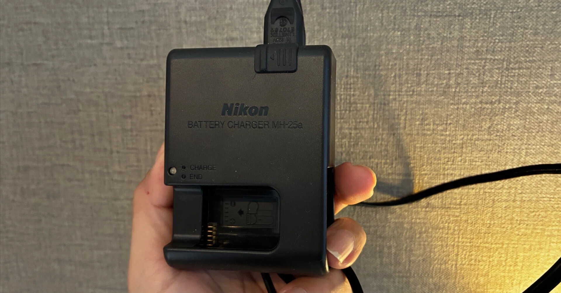 Nikon バッテリーチャージャー MH-25aを、あえて選ぶ理由｜KOU