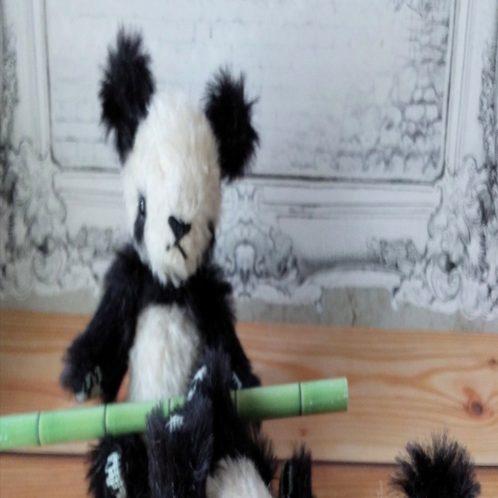 ジャイアントパンダはジャイアントパンダ。｜こひろ@こぎん刺しの