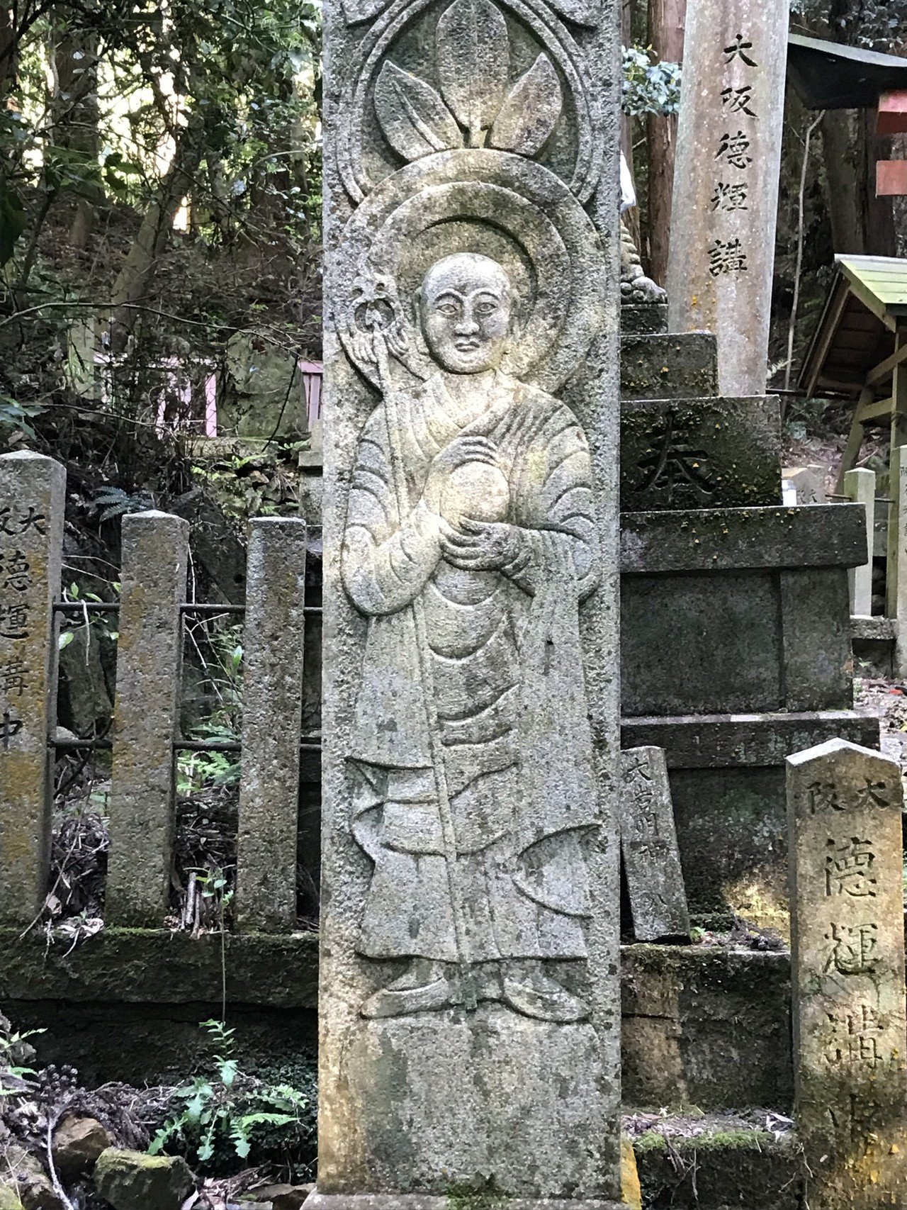 古代遺跡みたいな神社【伏見区深草「大岩神社」】｜京都来太郎