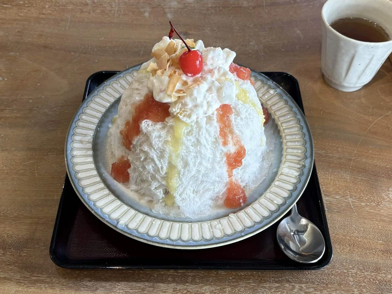 最後まで粉雪が続く、アンブロシアサラダ味のかき氷｜和kitchenかんな