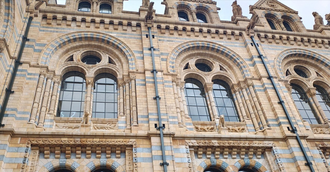 ポケモン×ロンドン自然史博物館コラボグッズのモチーフとなった建築