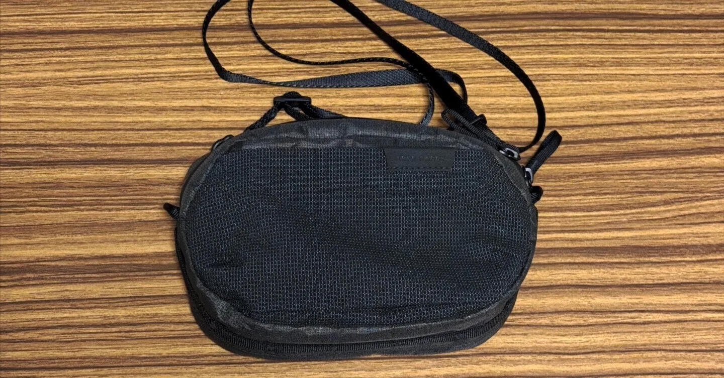 Able Carry Core Sling Black 予備ストラップ付き Core Sling – Able Carry (JP)