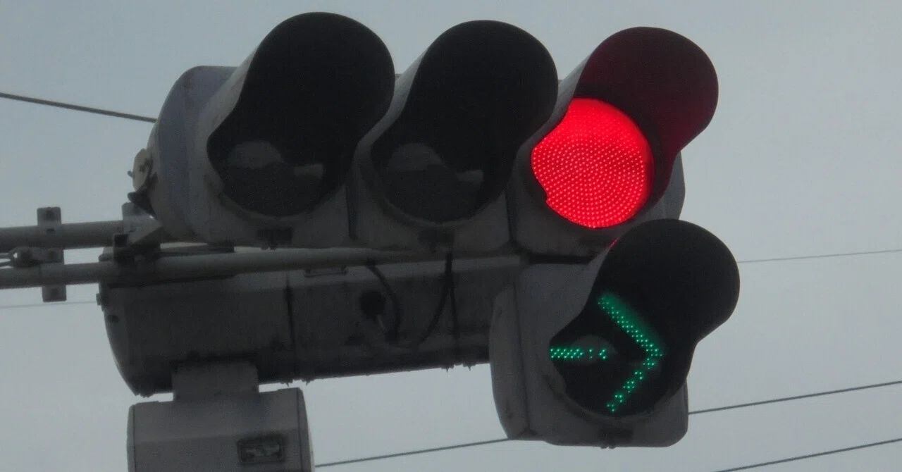 愛知県瀬戸市にある小糸アルミ初期LED｜けんだまの信号機撮影