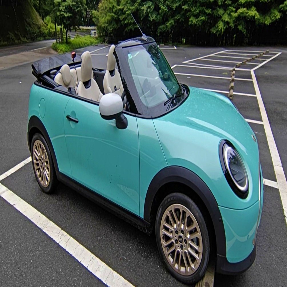 還暦越えの老ライダーがオープンカー（ミニクーパーコンバーチブル）へ