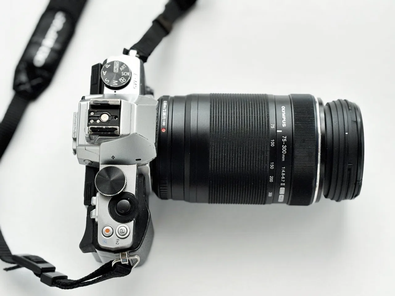 〓訳あり品〓オリンパス OM-D E-M5 Mark II＋14-42mm Ⅱ E-M5