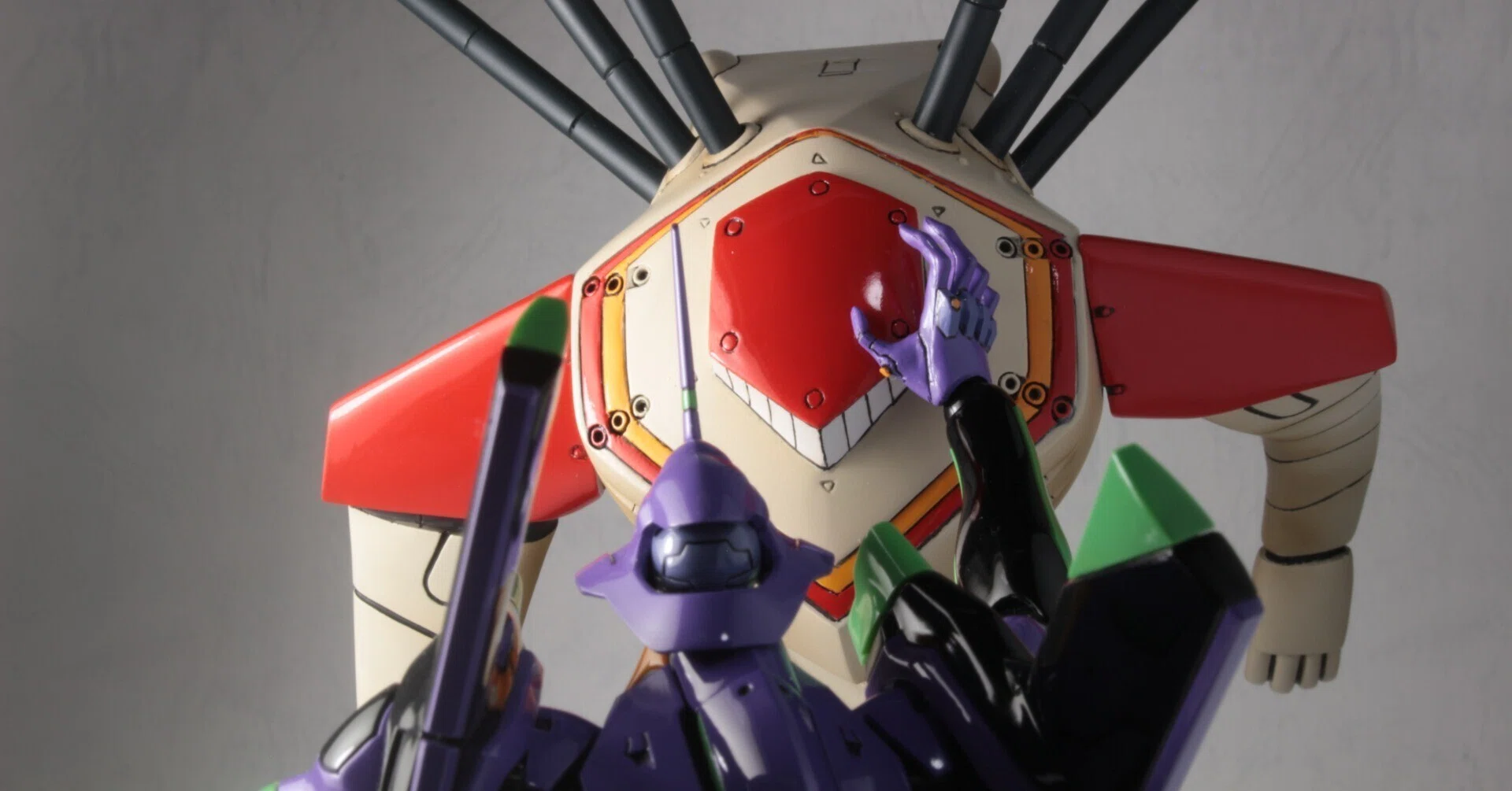 Celebration] A record of a garage kit assembly service building