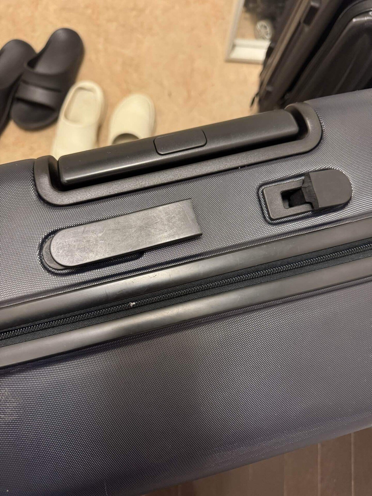 無印良品のスーツケースの持ち手を、自力で直して使い続けることにした
