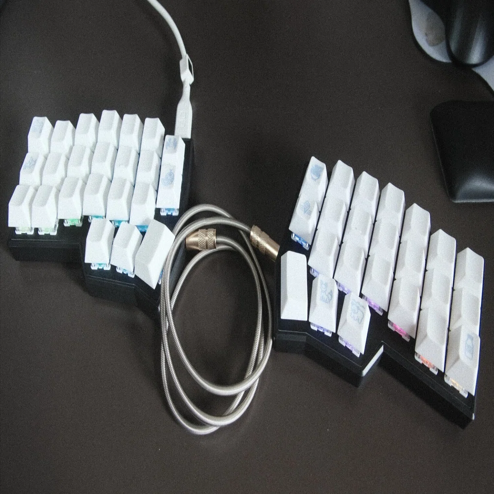 先日購入した分割式キーボードを組み立ててみた【モーセもびっくり】｜Sato