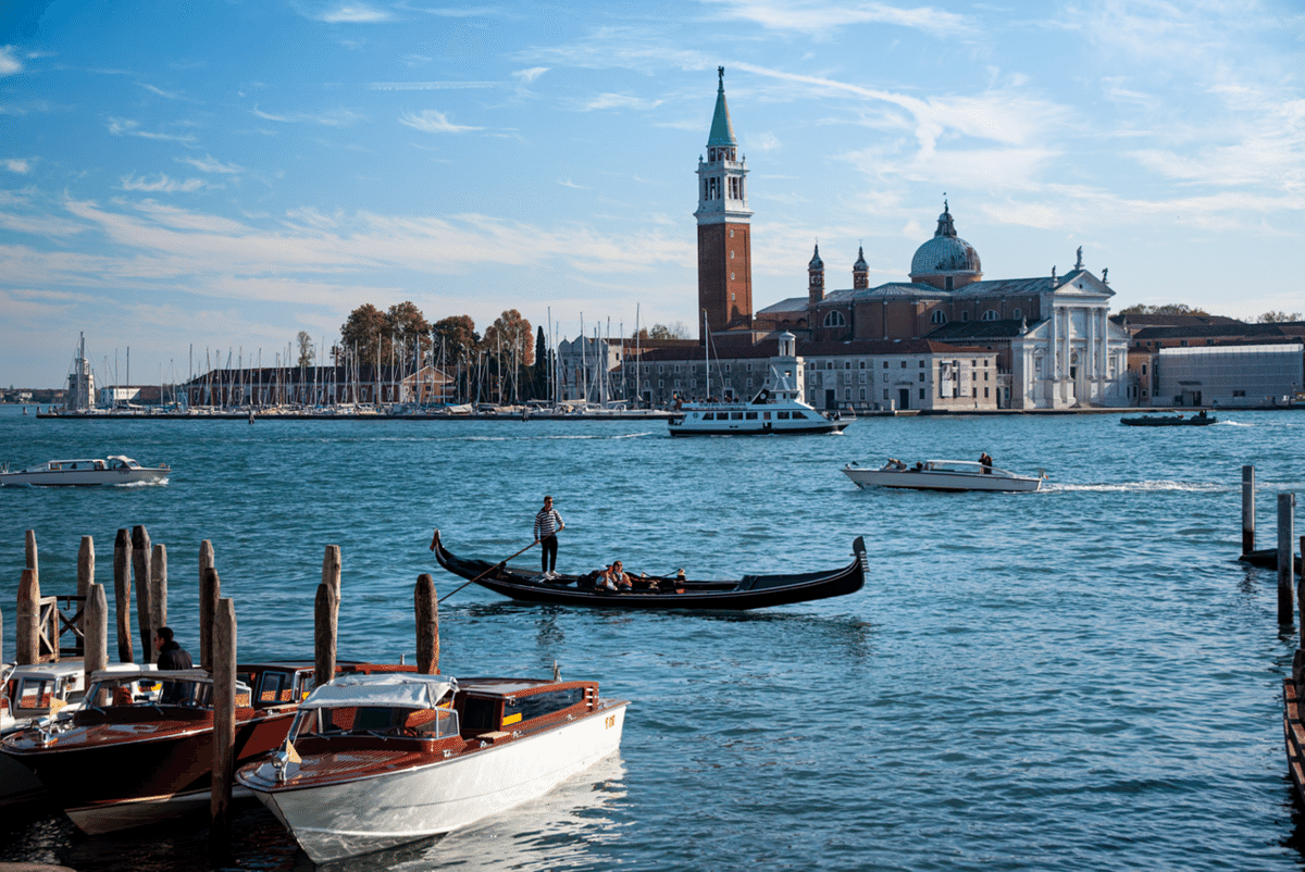57日間の欧州放浪記」#24水の都と色彩の島(ヴェネツィア•ブラーノ)｜みやび