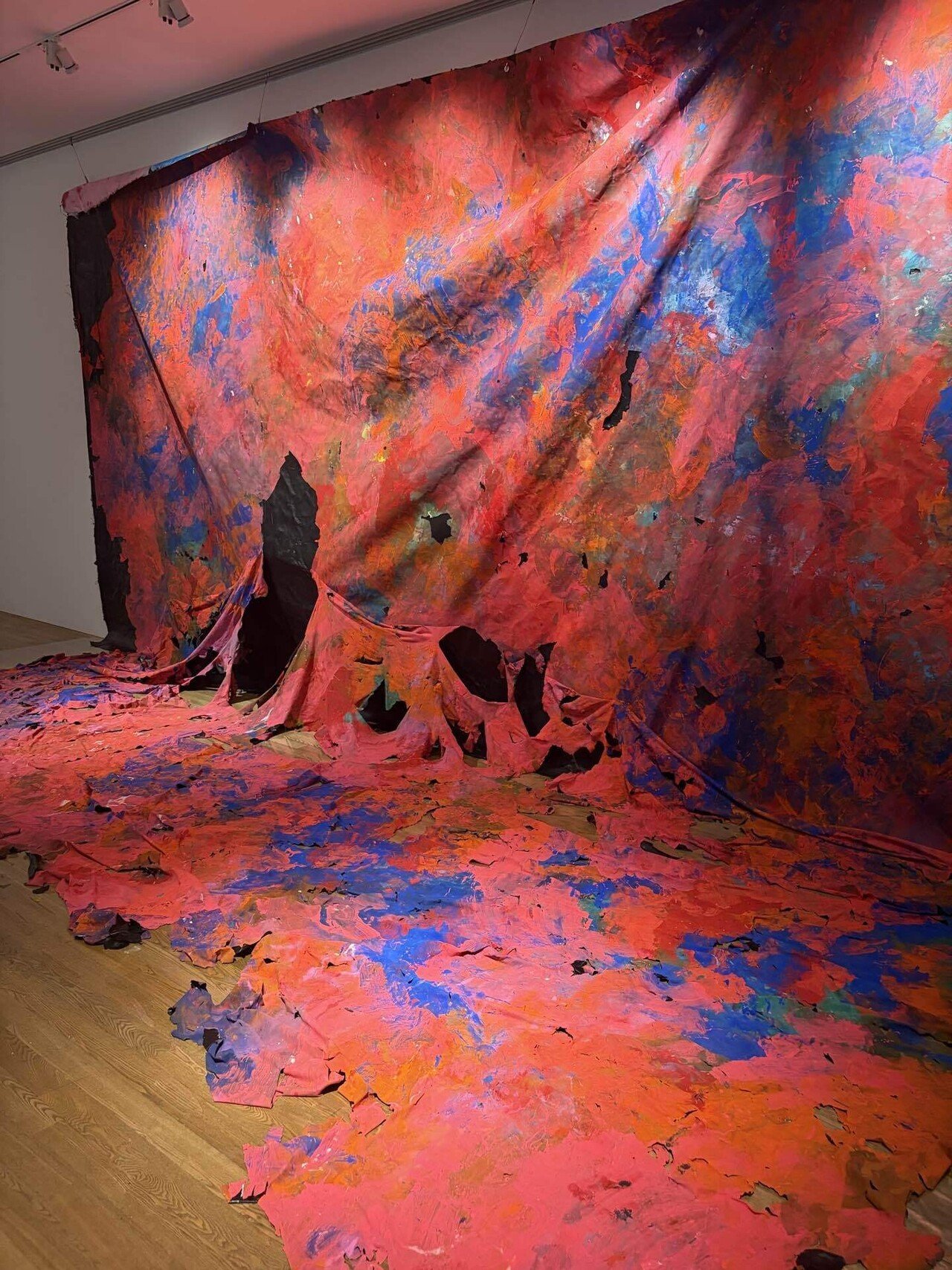 美術批評】 絵画の傷口から走る痛み 〜水瀬煇 東京藝大修了作品