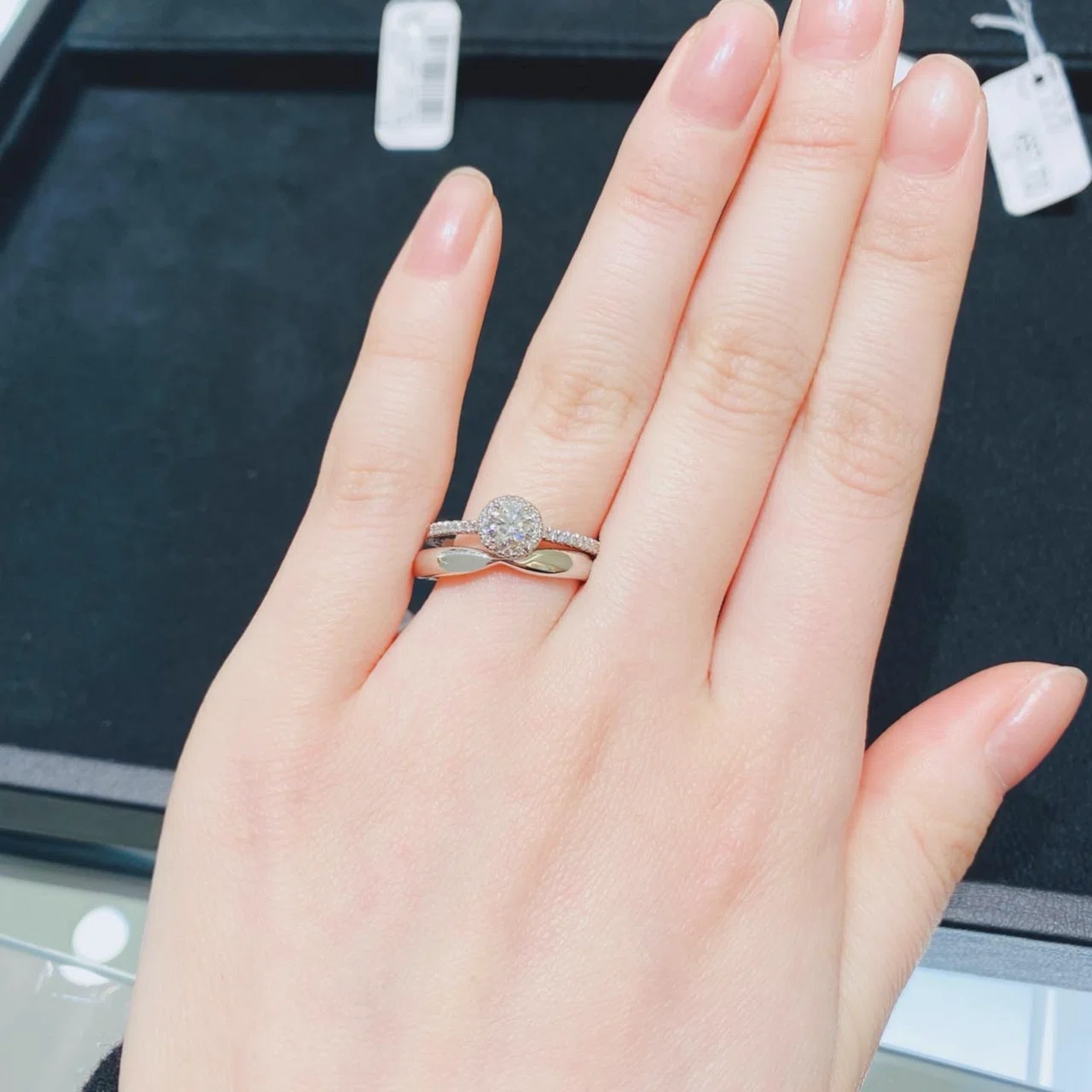 婚約指輪・結婚指輪探し④｜ティファニー編】ハーモニーの可憐さ。現実
