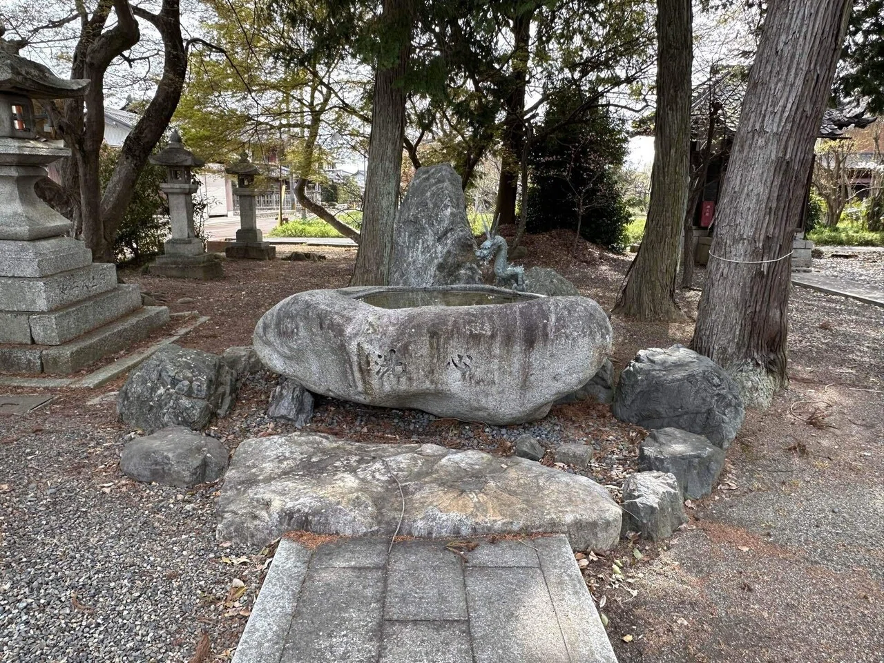 5235 新居神社 滋賀県長浜市新居町｜日本中全ての神社に参拝しようとする男