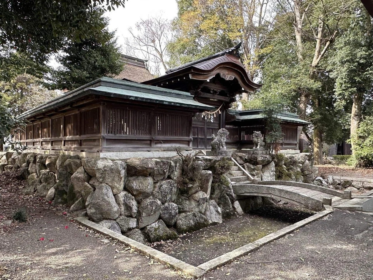 5235 新居神社 滋賀県長浜市新居町｜日本中全ての神社に参拝しようとする男