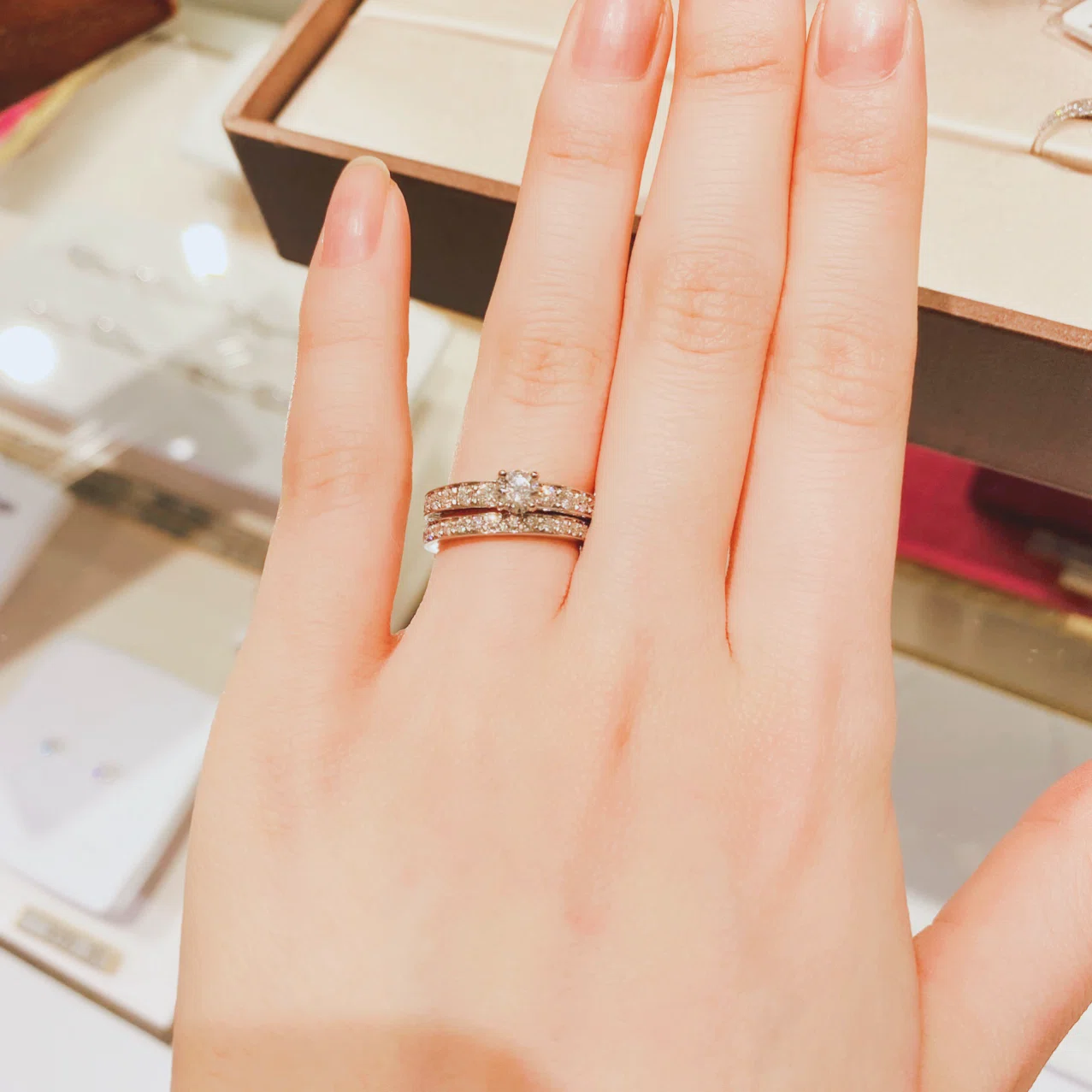 婚約指輪・結婚指輪探し⑤｜ブルガリ編】デザインの重厚感。指に着けた