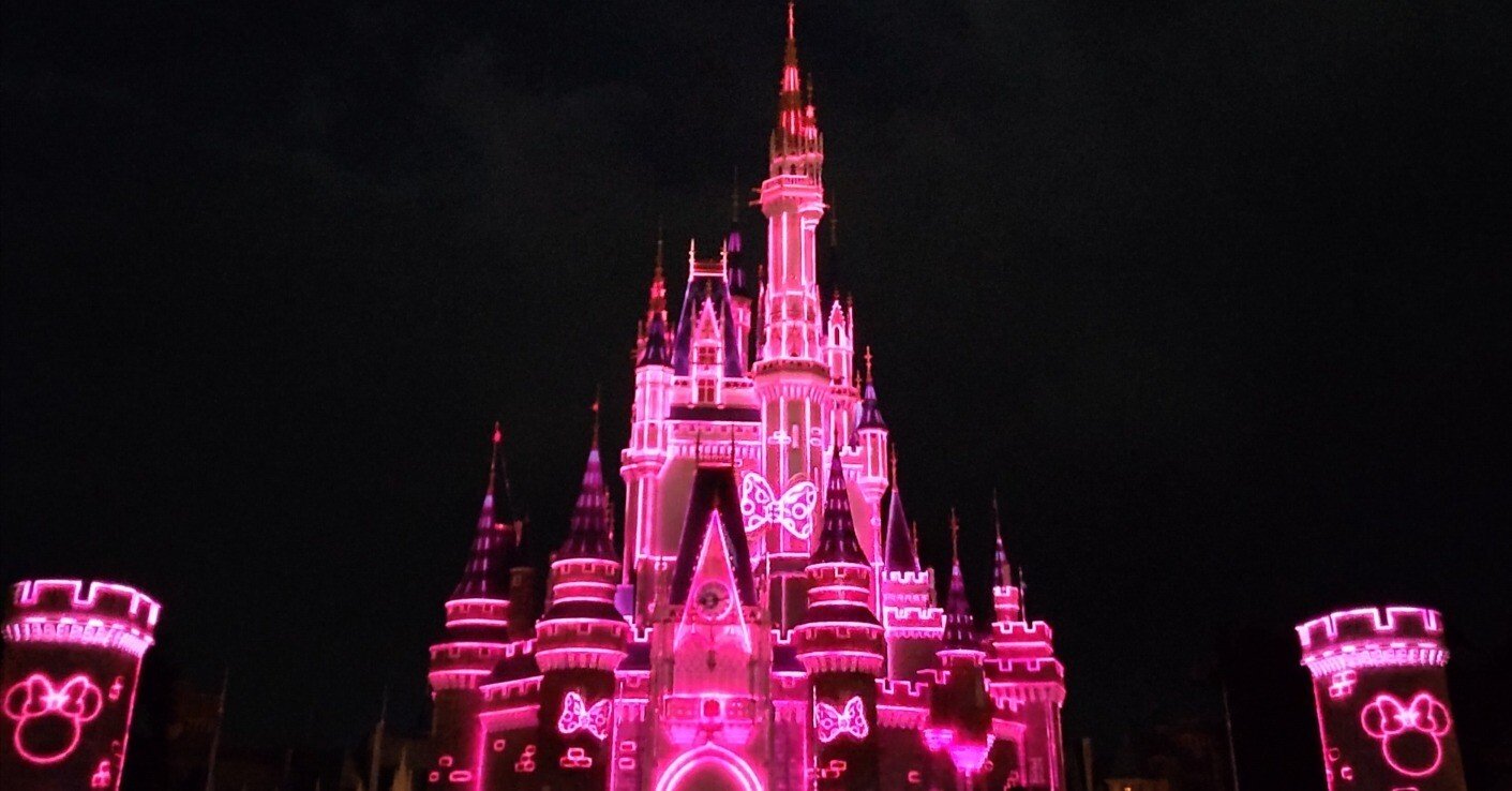 ピンク色のディズニーランド🏰｜miyu