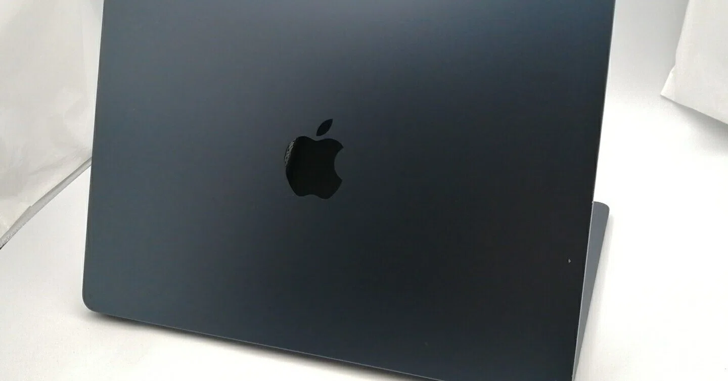 本日見つけた掘り出し物】中古 MacBook Air M2 24GBメモリモデルを完全 