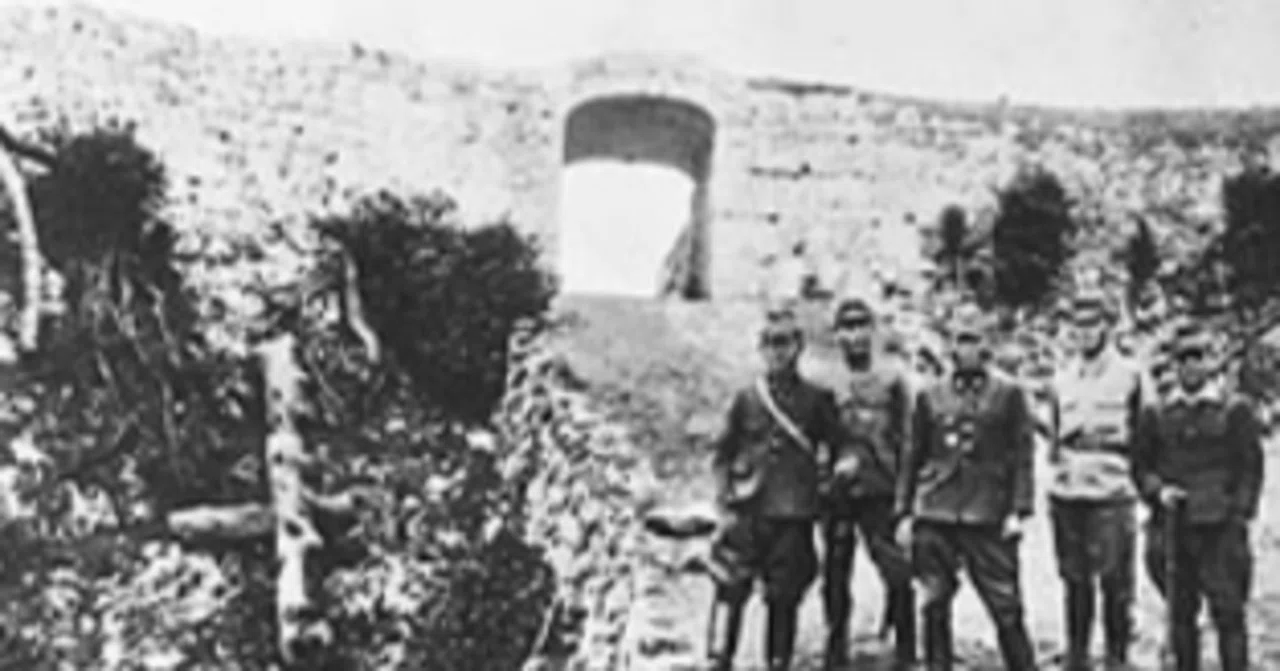 戦争写真 兵士と大砲 セピア調　戦前高射砲 グアムの戦争遺跡、旧日本軍の高射砲の写真素材 [15702051] - PIXTA