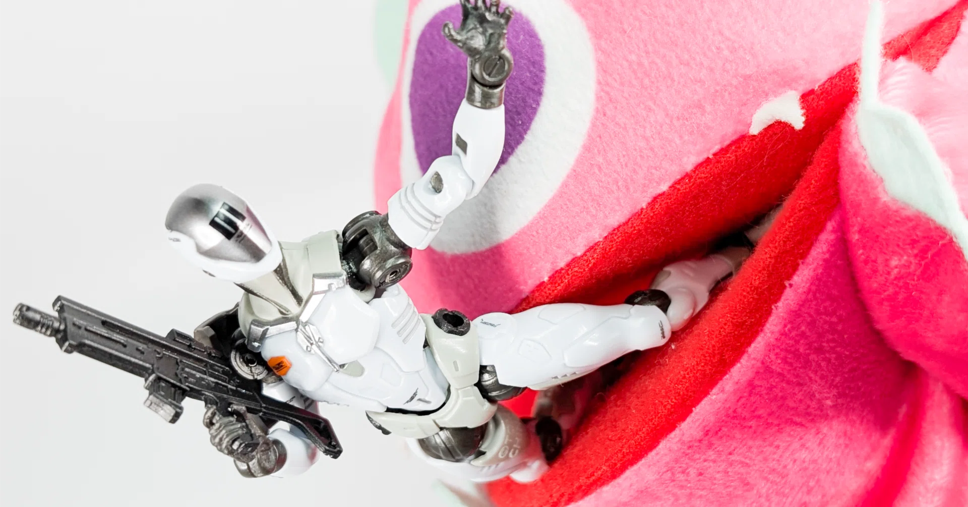 【カメオ】悪を浄化して本来の自分を取り戻す☆キューブ型オルゴナイトのキーホルダー みんな～！オルタードナノ都市伝説部が始まるってよ！｜カメオ