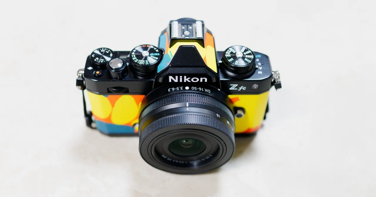 初めてのニコン！ Nikon Z fc HERALBONY (今度は実物!!)｜Walker