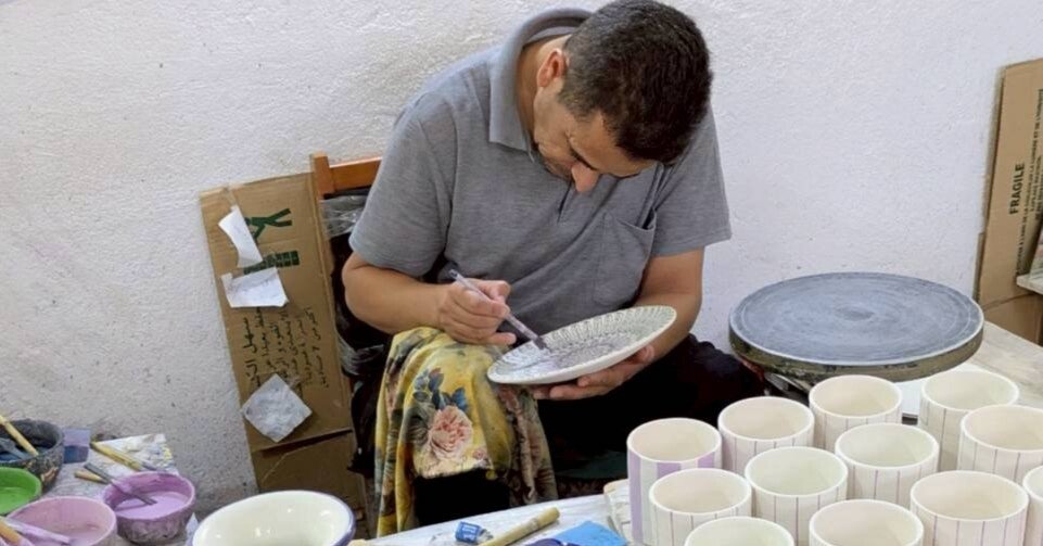 フェズ陶器】ゼリージュと陶器はどう作る？｜工房の工程・職人技・色の