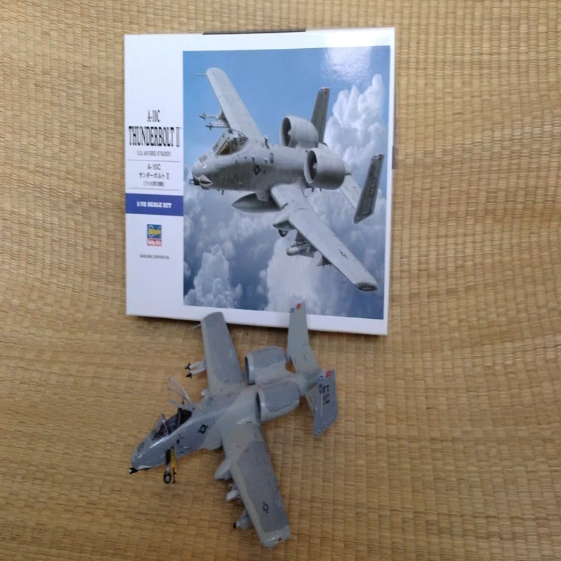 中古品　航空機プラモデル　 Ka-52/ハインケル /サンダーボルトII 他 箱絵で買うプラモ12｜荒井陽