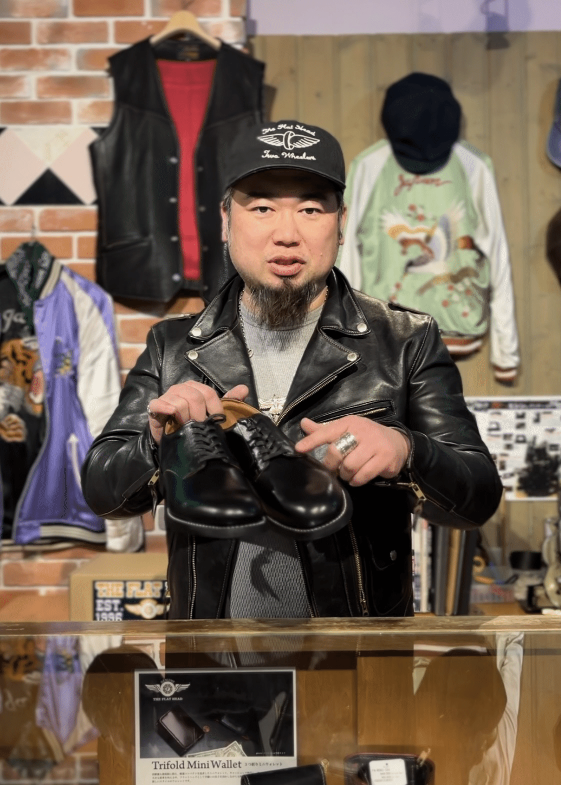 FLAT HEAD 高崎店】サービスマンシューズ👞 シワ入れの儀、やっていき