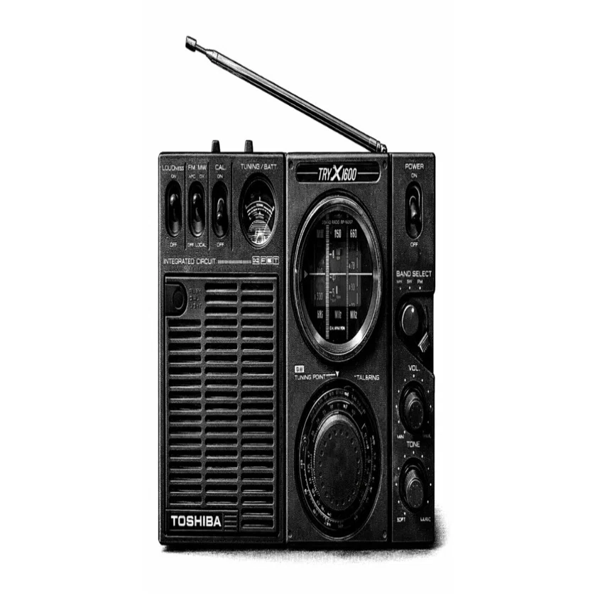 東芝 TRY X 1600 TOSHIBA／TRY X1600。ICラジオ。FM SW MW 3バンド。 東芝