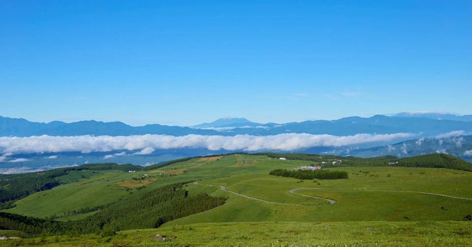 0641 世界的に超レア・日本屈指の展望地「霧ヶ峰」（長野県）｜弥栄 