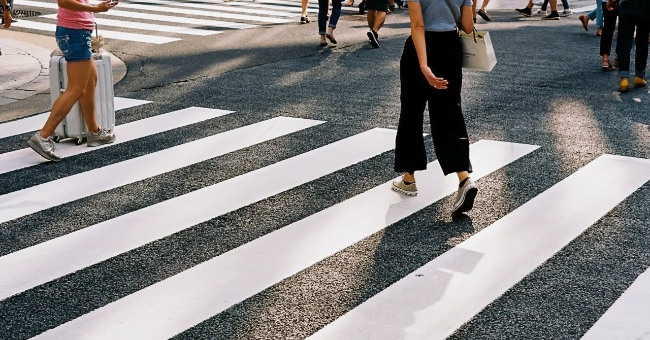 通勤だけで足が終わる人へ。靴じゃなく“中敷き”でした｜選ぶ人のノート 