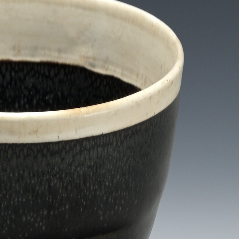 重文 白縁油滴天目茶碗【藤田美術館100選-8】｜藤田美術館