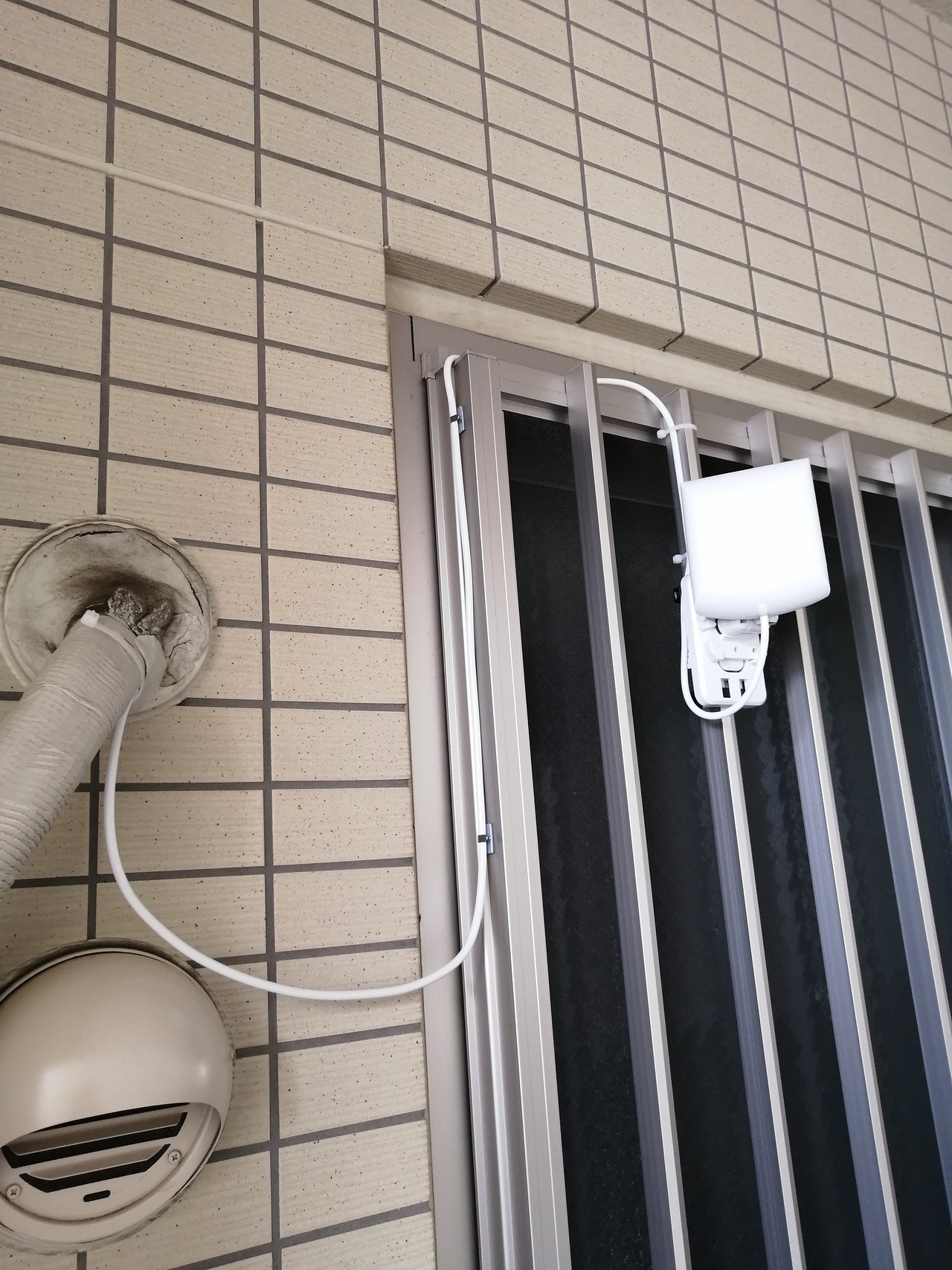 ソフトバンク ホームアンテナ ホームアンテナ３ ソフトバンク】ホームアンテナ3が届いた！設置方法と、その効果