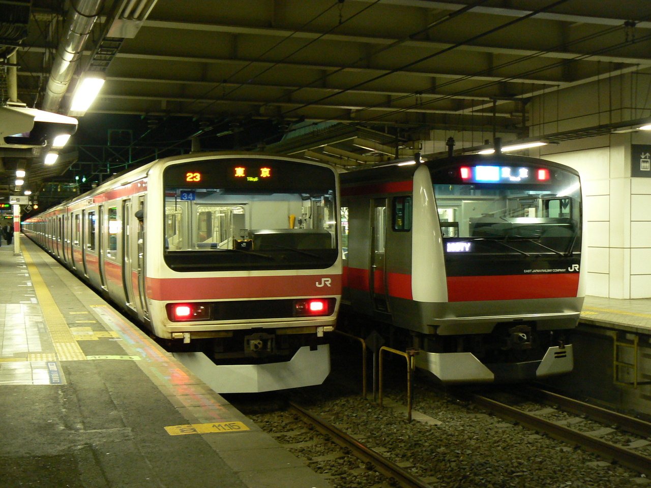 蘇我駅で並ぶ 京葉線9系500番台 E233系5000番台 わかしお鉄道文芸館 Note 蘇我駅で並ぶ 京葉線9系500番台 E233系5000番台 わかしお鉄道文芸館 Note