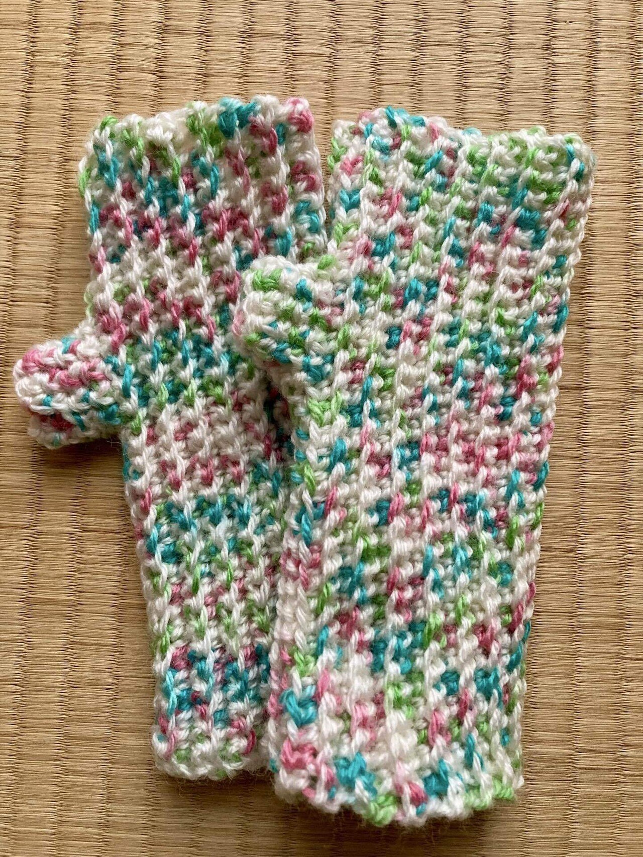 編み物初心者、オリジナルのハンドウォーマーを作る｜あまみ まみ