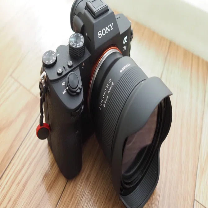 TAMRON 20mm F/2.8 Di III OSD M1：2 (Model F050) を買いました