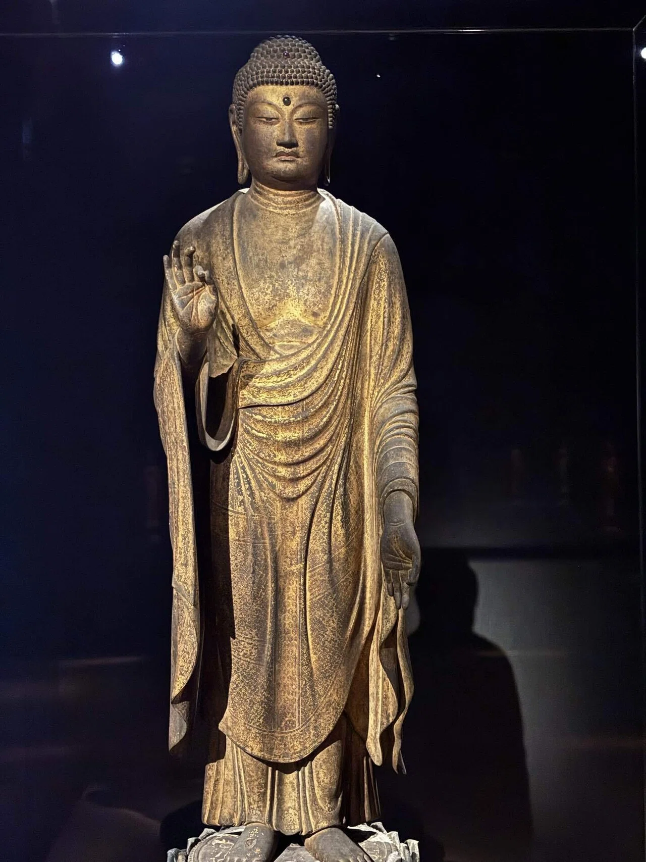 仏教美術 木彫 金彩 阿弥陀如来像 時代物 高35.5cm(A511) Yahoo!オークション - 【流】仏教美術 本時代 木彫金彩阿弥陀如来像 高